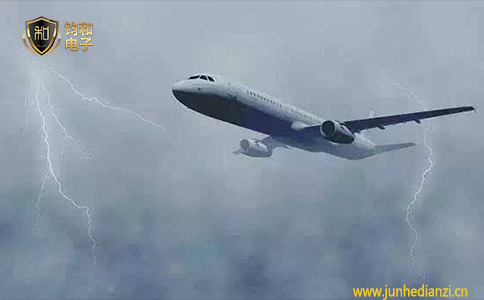 鈞和電子飛機遭受雷擊的后果