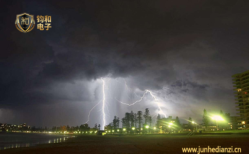 鈞和電子分享防雷安全意識淡薄，遭雷擊后竟用牛糞治療