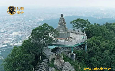 鈞和電子分享晉江凌霄塔遭雷擊，頂部受損