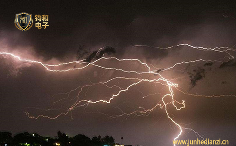 鈞和電子分享地震臺站直擊雷防護措施